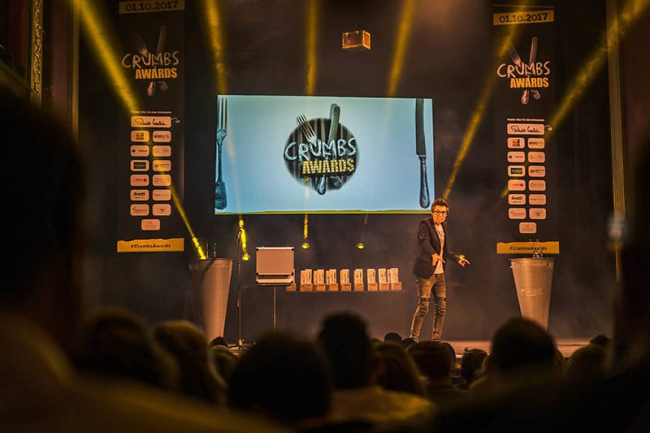 After Dinner Entertainment Mind Reader Chris Cox On Stage At The Crumbs Awards