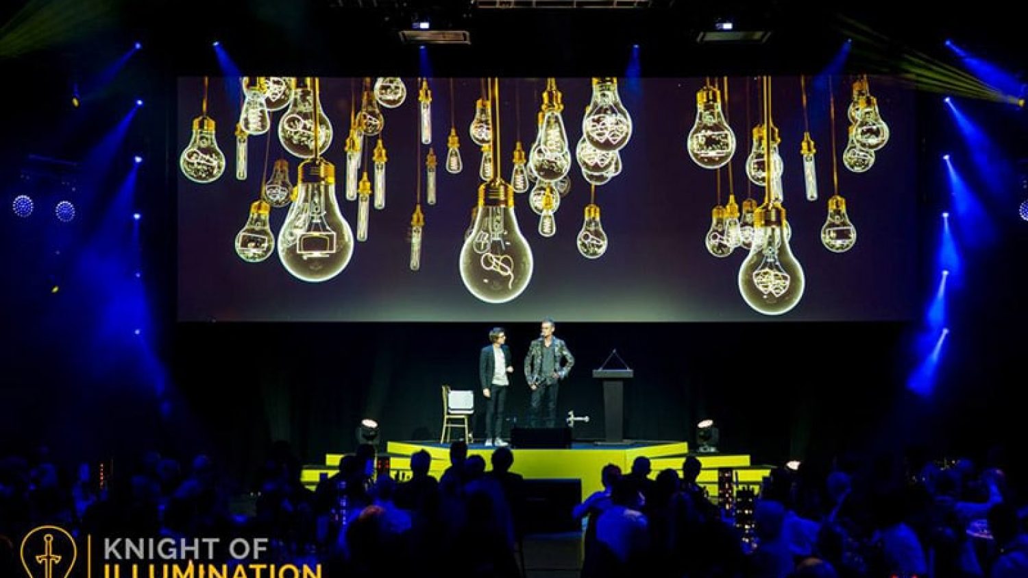 London Corporate Entertainment Mind Reader Chris Cox performing after dinner mind reading entertainment at an award ceremony in London