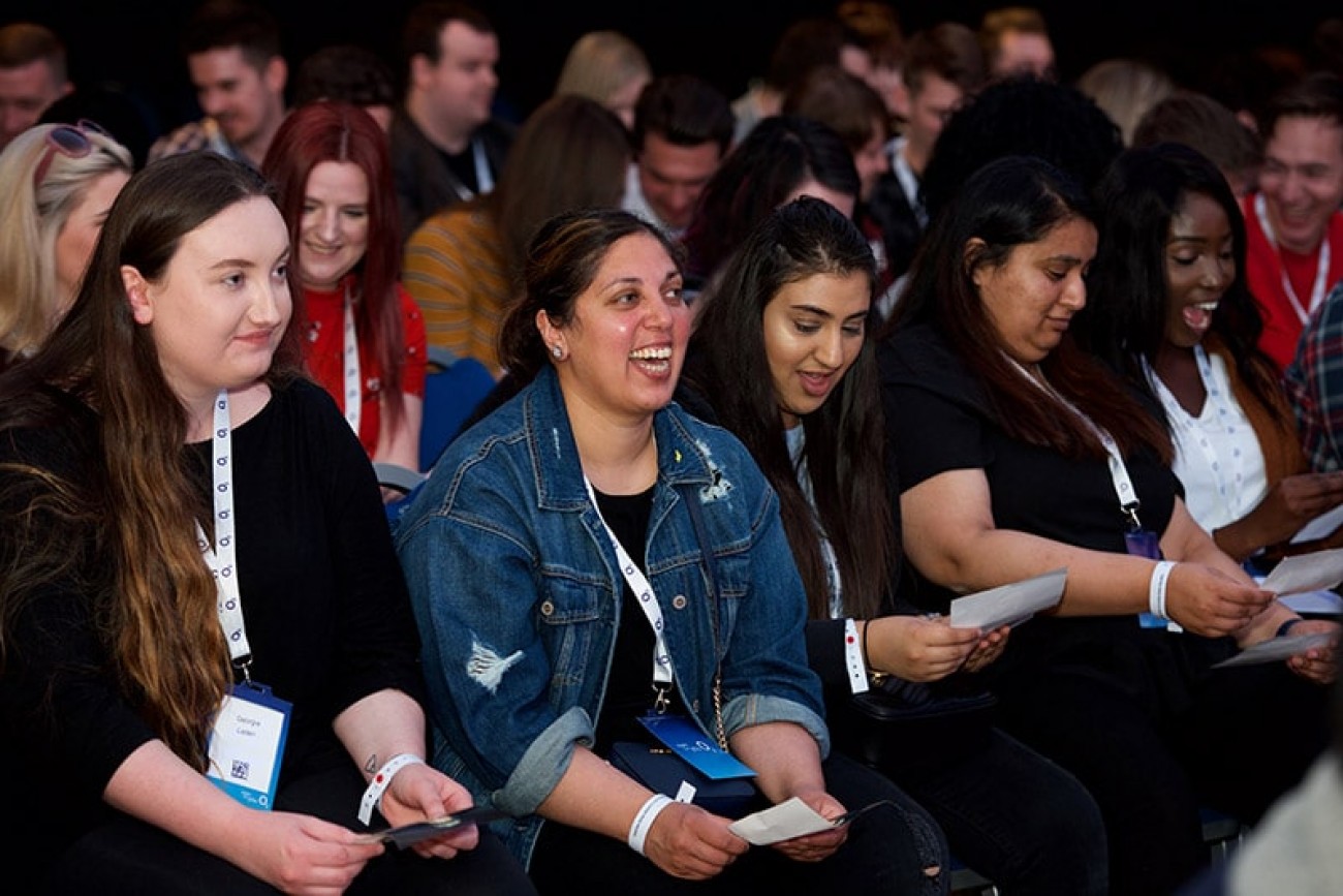 Audiences Reacting To Chris Cox Corporate Entertainment Mind Reader