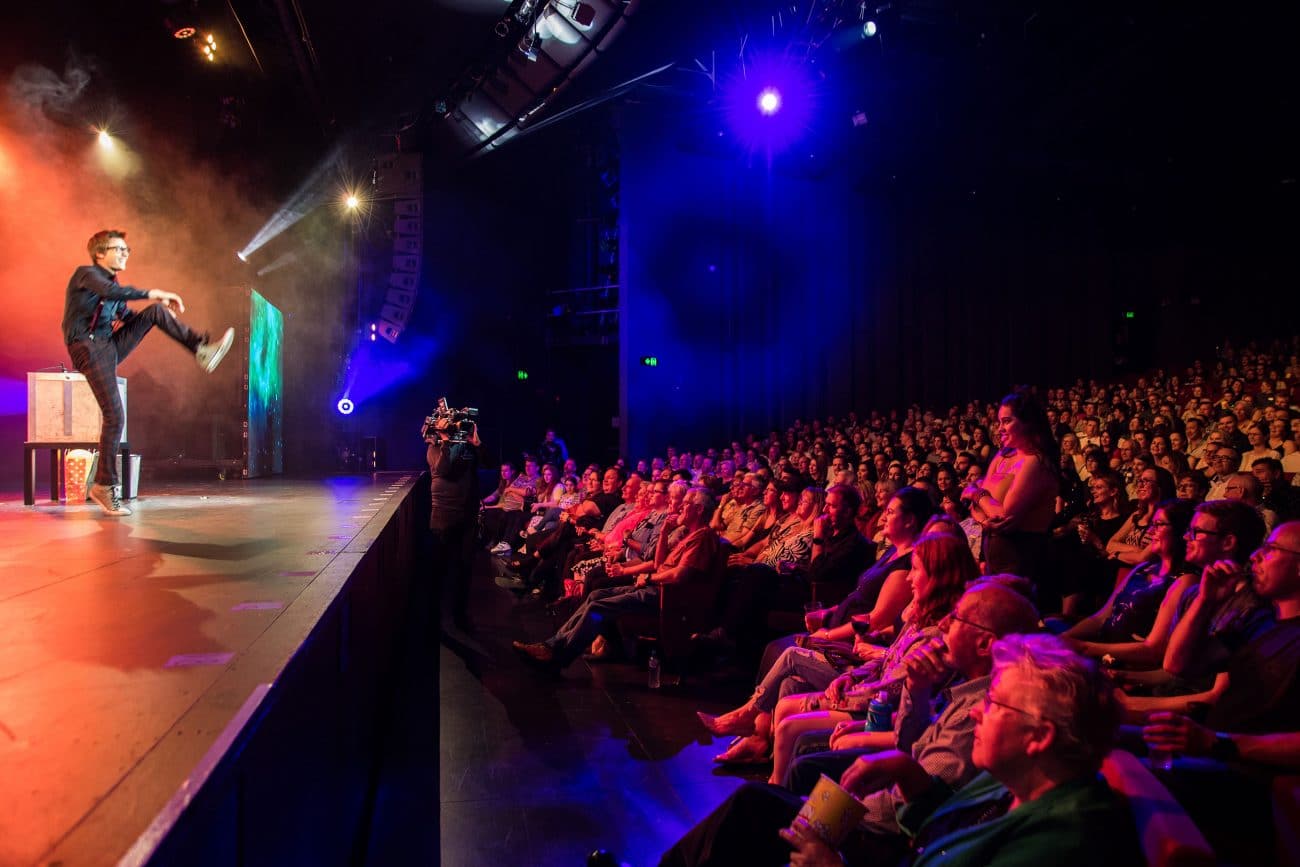 After Dinner Entertainment Mind Reader Chris Cox On Stage